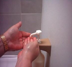 DERMASEPTOL a été conçue pour le lavage et l’antisepsie des mains notamment dans le domaine alimentaire