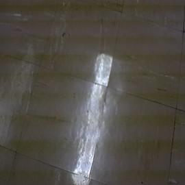 SOLNET PROTECT a été spécialement conçu pour une détergence et désinfection efficace sur des sols protégés revêtu d’une cire émulsionnée