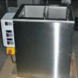 Super nettoyant dégraissant, pour dégraissage de pièces fortement encrassées par les pollutions et les corrosions extérieures en bain agité