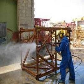 Dégraisse, phosphate les métaux ferreux en une seule opération. Se mélange instantanément à l’eau