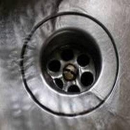 Super dégraissant, ce produit a été élaboré pour fluidifier et solubiliser les graisses et boues d'origine végétale et animale